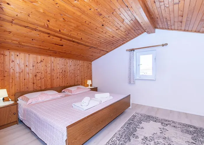 Ada Near The Sea 포레치