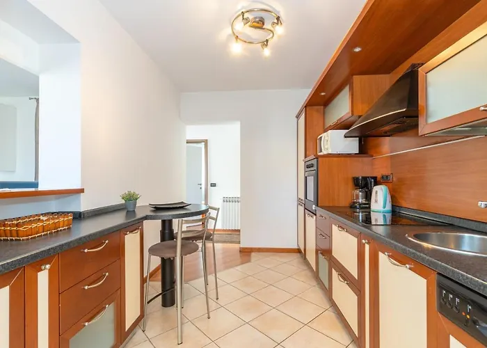 Ada Near The Sea 포레치